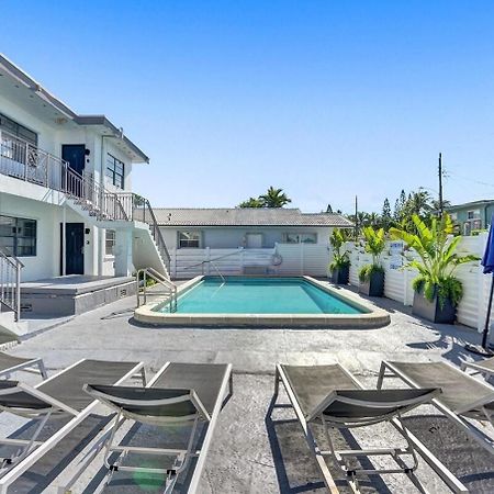 Waves On Desoto Rental Unit With Pool Hollywood Exterior photo