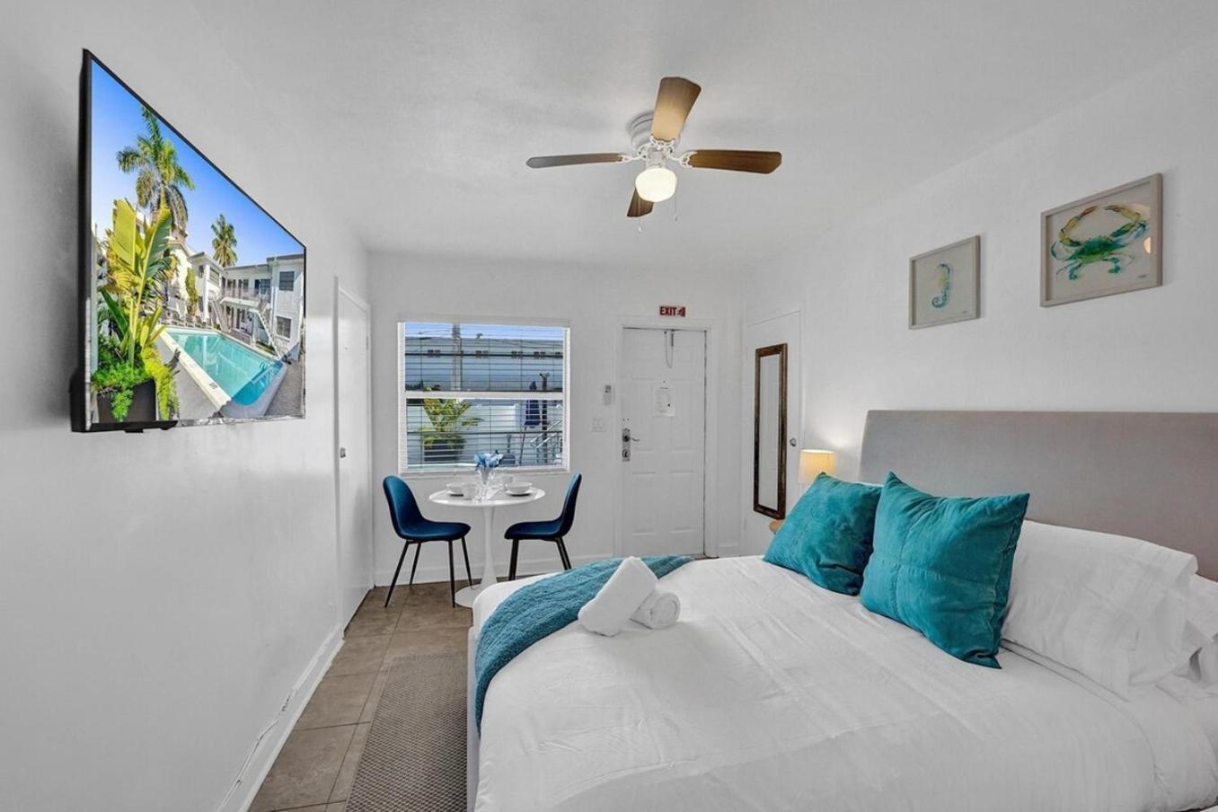 Waves On Desoto Rental Unit With Pool Hollywood Exterior photo